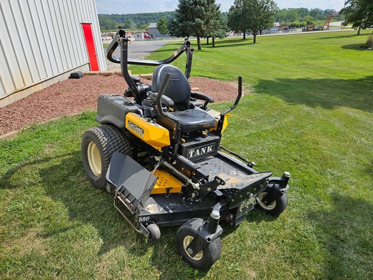 #6889-•-cub-cadet-"-the-tank"-zero-turn-mower-image-7