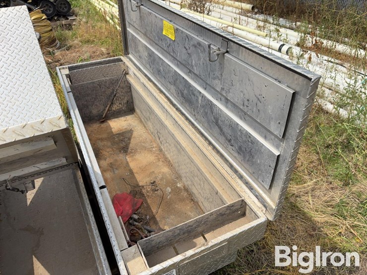 adrian-steel-aluminum-diamond-tread-toolboxes-image-16
