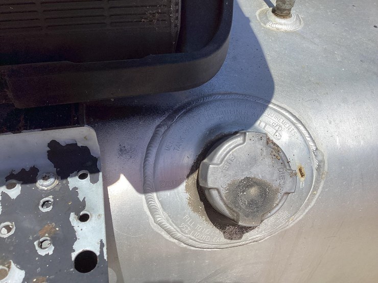 2014-freightliner-m2-image-46