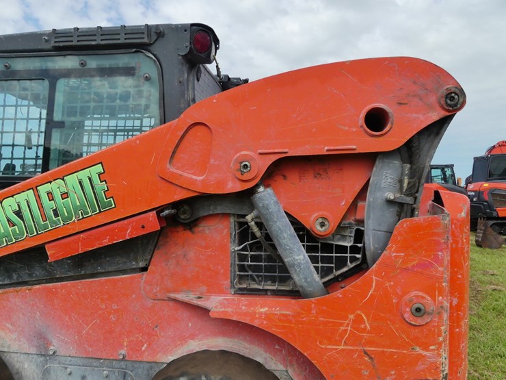 kubota-ssv75-image-7