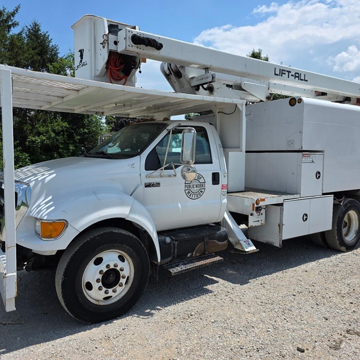 F750 Bucket Truck