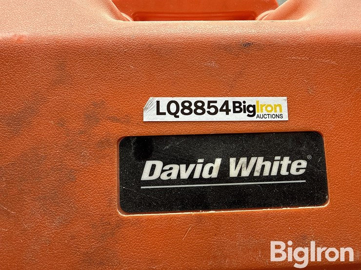 david-white-surveying-level-&-tripod-image-14