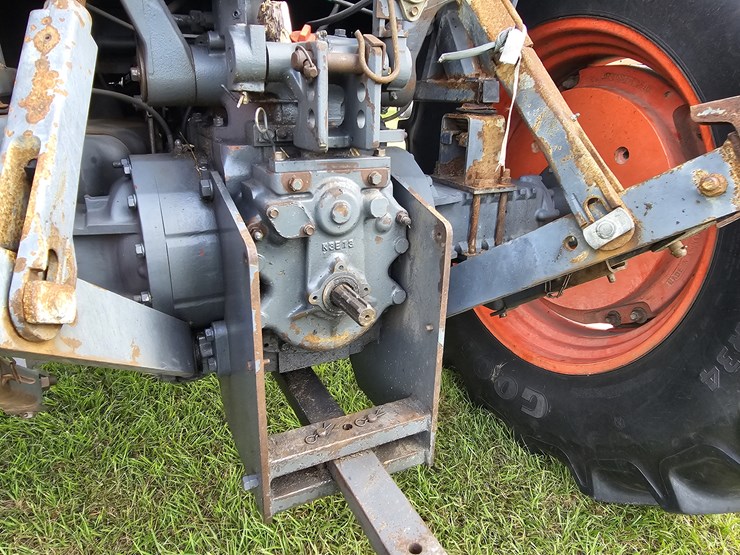 2015-kubota-m108s-image-7