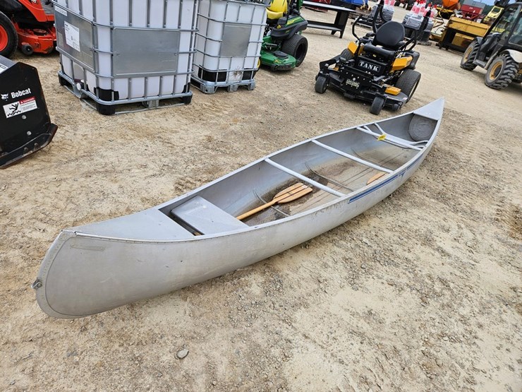 #6882-•-grumman-16'-canoe-image-5