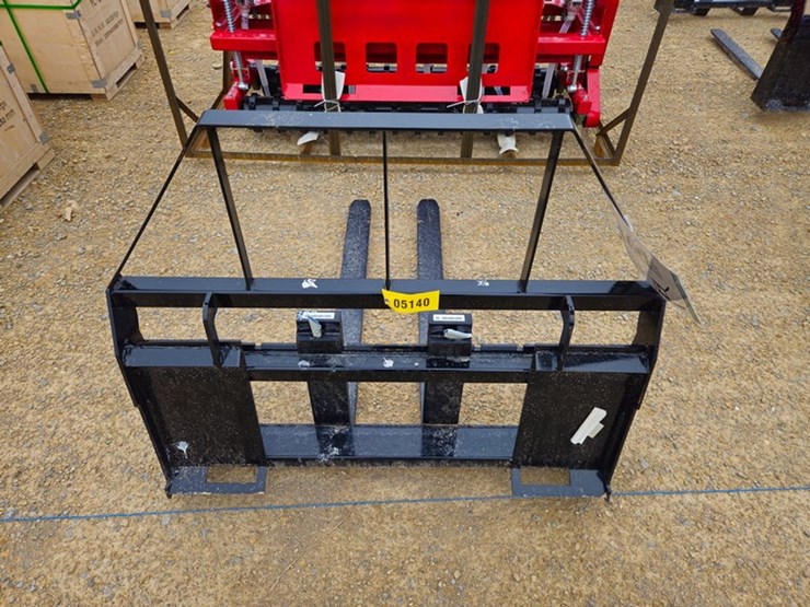 #213-•-2026-mower-king-sa-48"-pallet-fork-image-4
