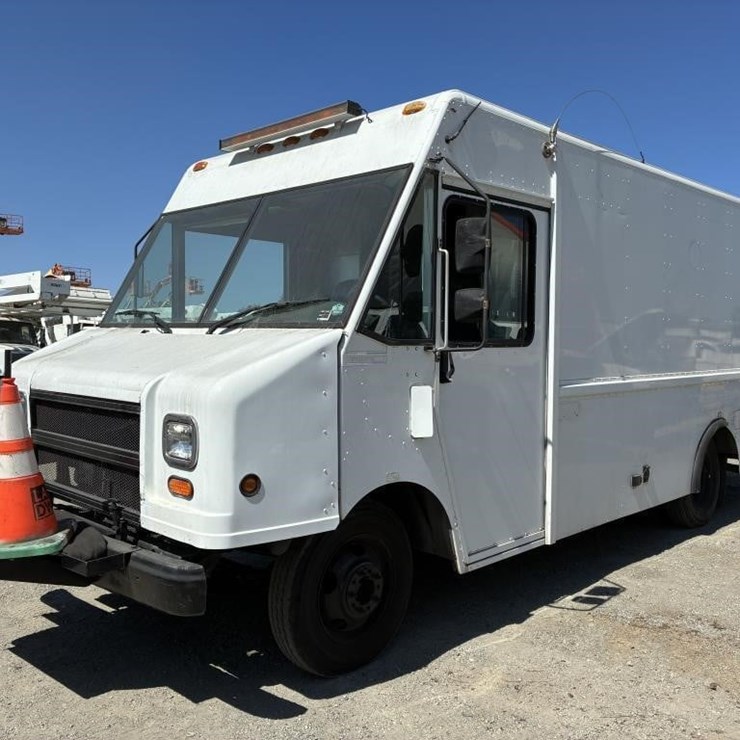 2002 WORKHORSE P42