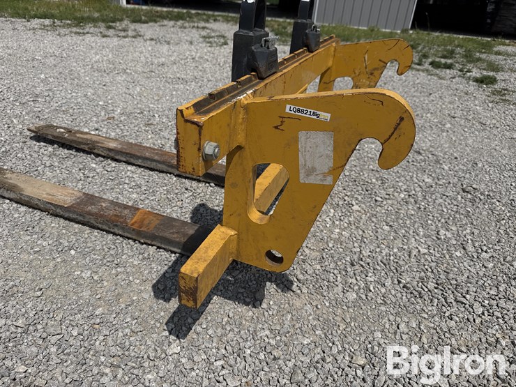 john-deere-wheel-loader-pallet-forks-image-10