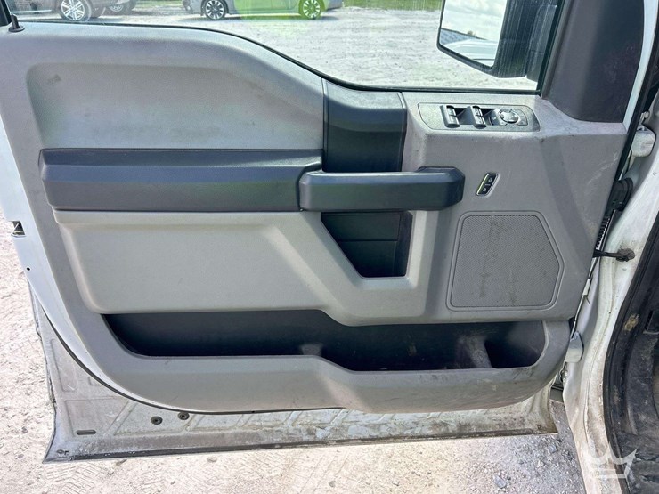 2017-ford-f150-image-11