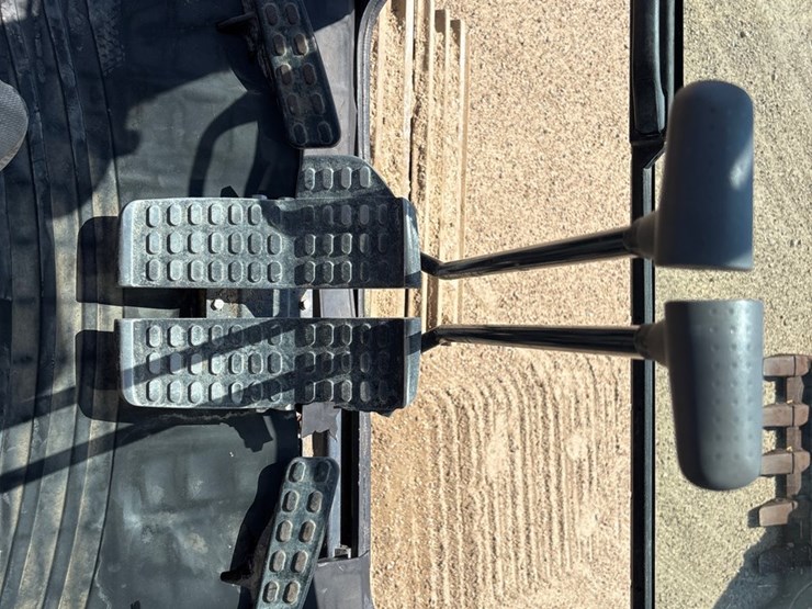 #16331-•-2023-deere-350p-hydraulic-excavator-image-26