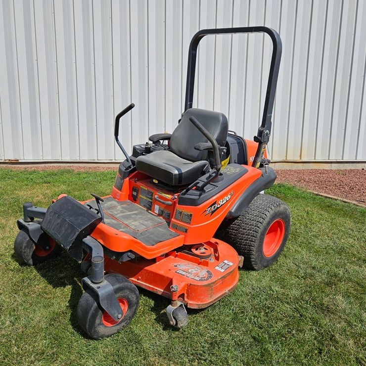 KUBOTA ZD326S