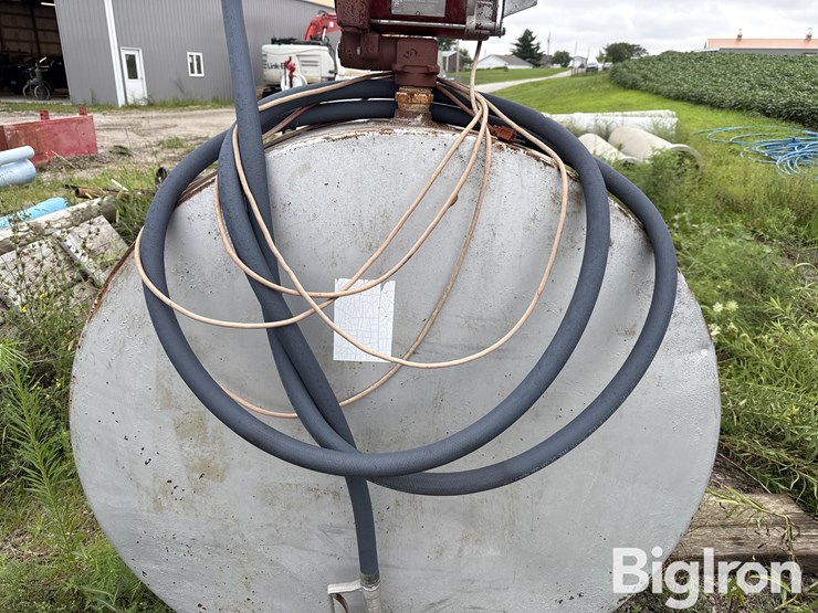 1,000-gal-fule-tank-w/-pump-image-9
