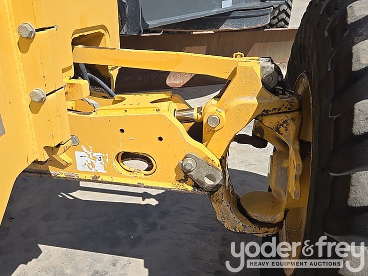 2012-deere-670gp-image-21