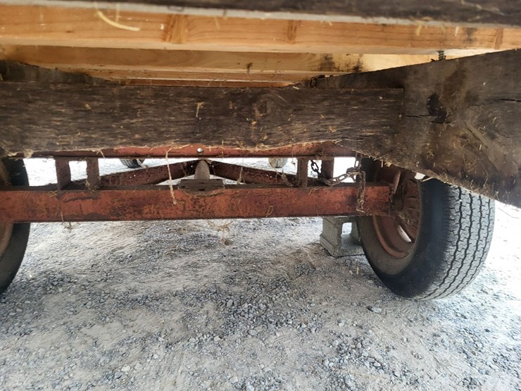 hay-wagon-w/running-gear-image-29