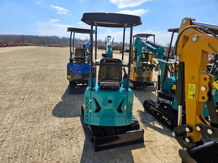 #216-•-2026-agt-mh12rx-mini-excavator-image-4