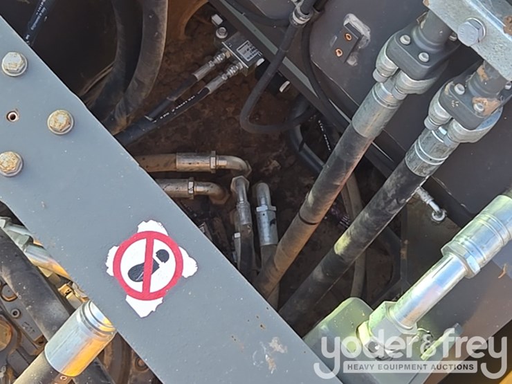 2020-volvo-ec300el-image-47