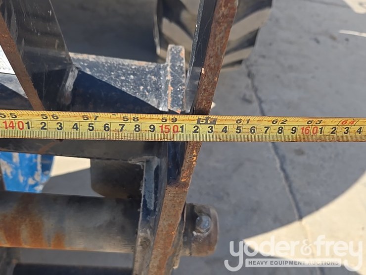 2019-genie-gth1544-image-15
