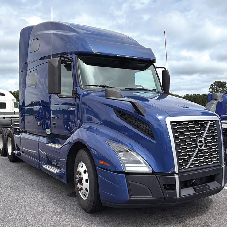 2022 VOLVO VNL 760