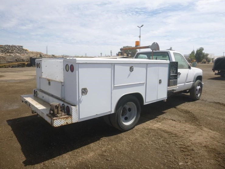 1999-gmc-3500-image-3