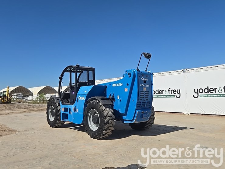 2019-genie-gth1544-image-3