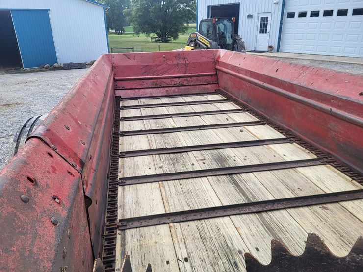 new-holland-520-image-22