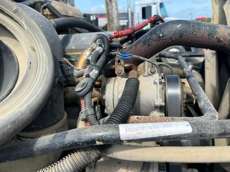 2006-freightliner-cst120-image-42