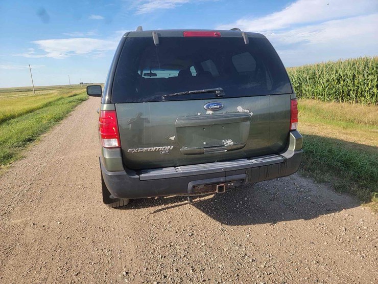 2005-ford-expedition-image-7