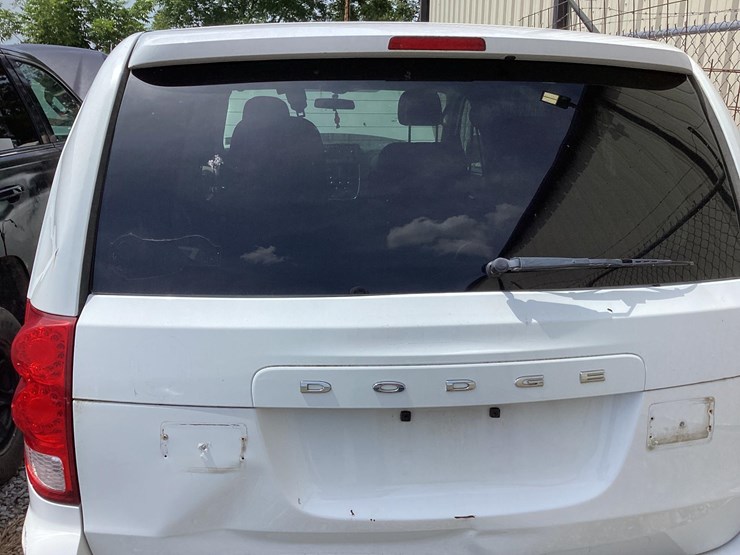 2014-dodge-grand-caravan-image-38