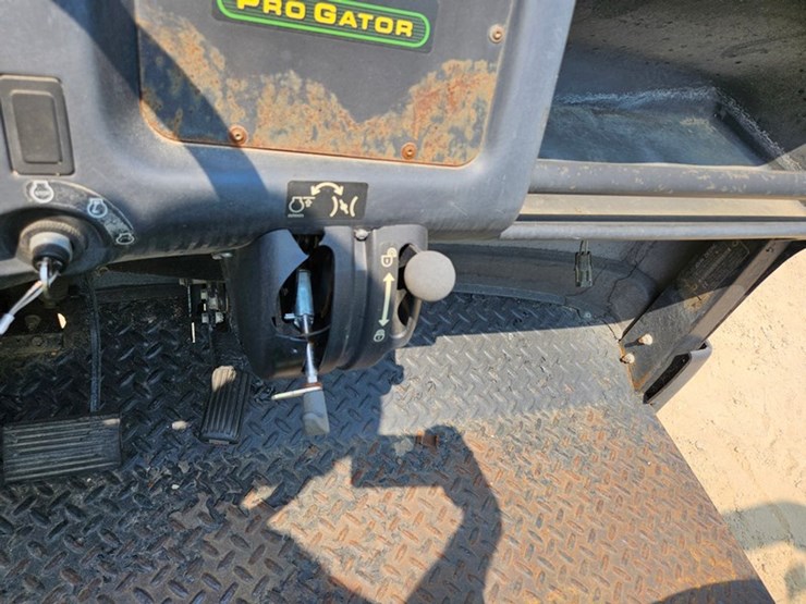 #206-•-john-deere-progator-turf-truck-image-21