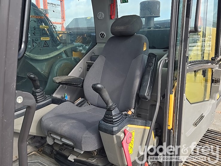 2019-volvo-ec300el-image-70