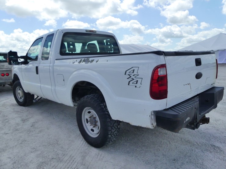 2012-ford-f250-xl-image-3