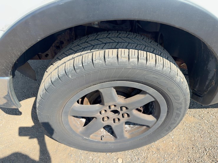2011-ford-f150-xlt-image-11