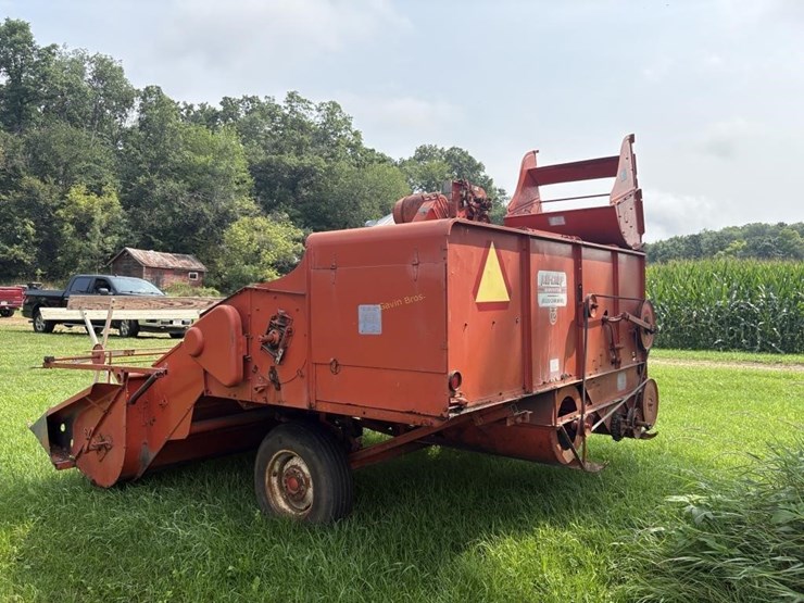 allis-chalmers-model-72-all-crop-harvestor-image-13