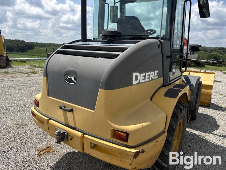 2014-deere-244j-image-16