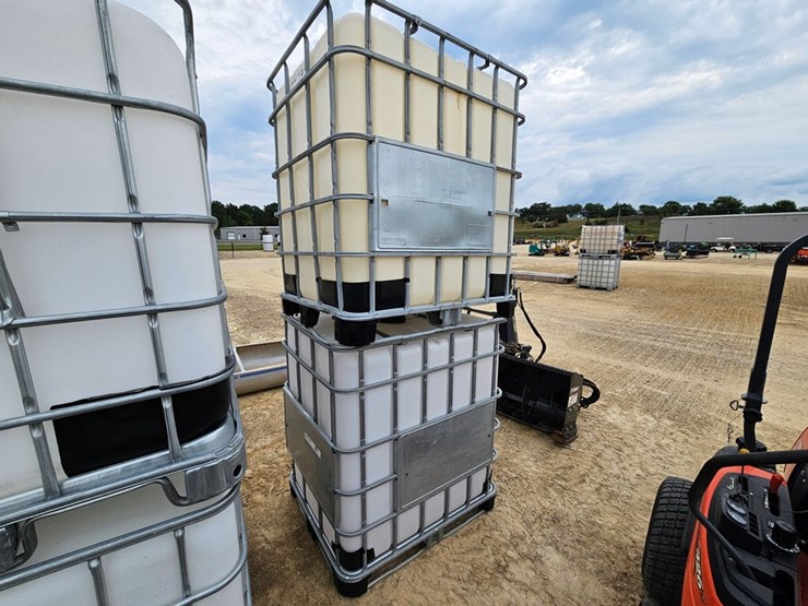 #6907-•-330-gallon-oil-cage-totes-image-3