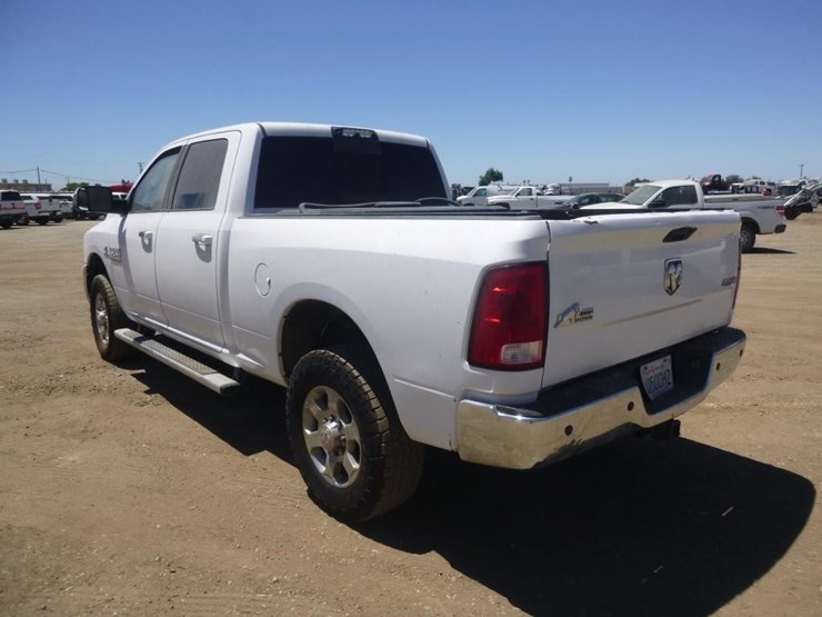 2017-dodge-3500-image-5