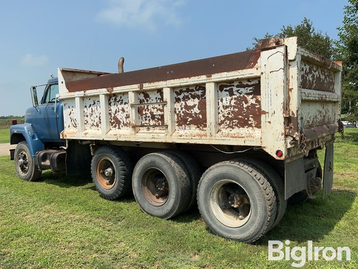1975-international-f2070a-image-7