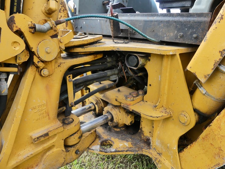 caterpillar-420d-image-19