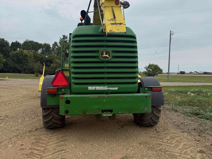 2005-john-deere-7400-image-4