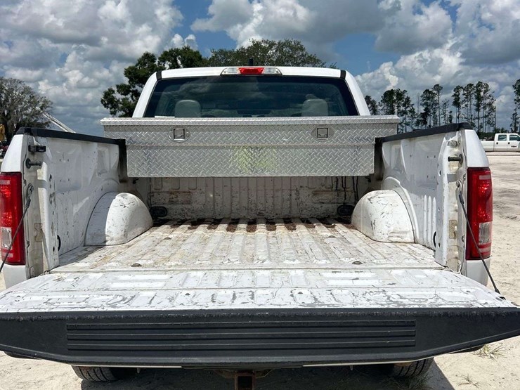 2017-ford-f150-image-12