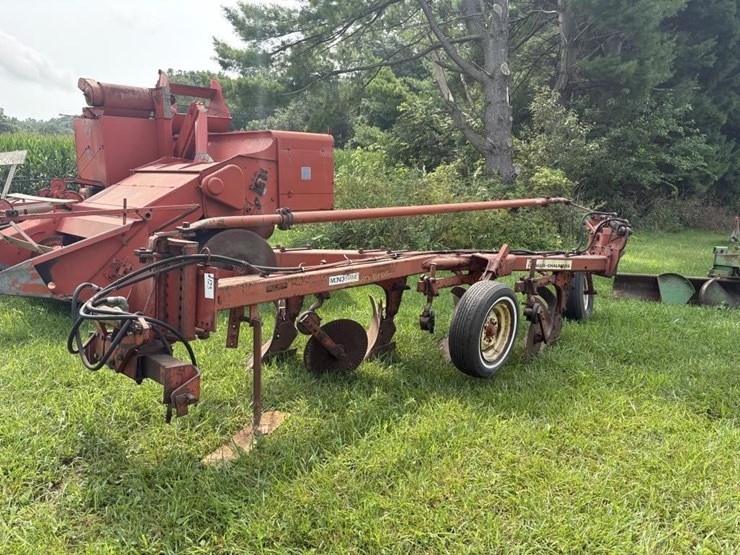 allis-chalmers-4-bottom-semi-mount-plow-image-1