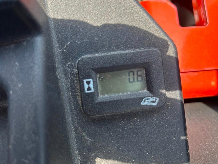 kubota-z242kw-48-image-3