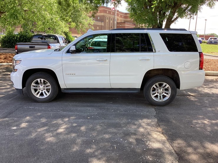 2017-chevrolet-tahoe-image-8
