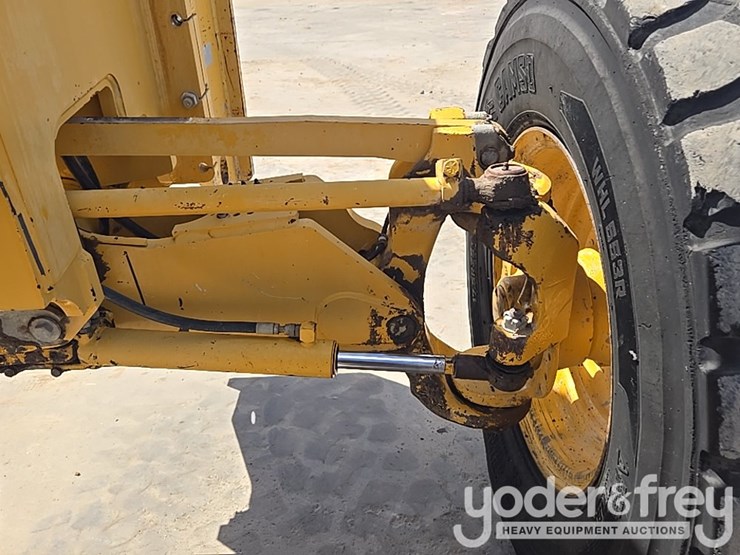 2012-deere-670gp-image-23
