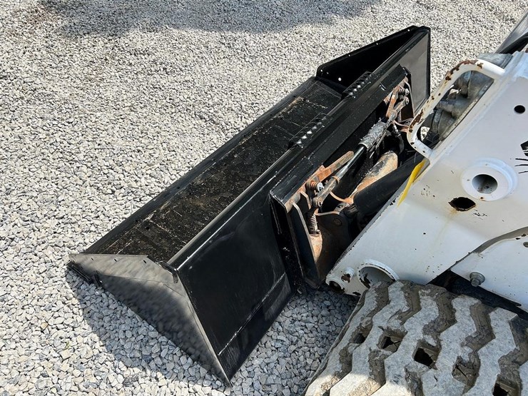 80"-low-pro-skid-steer-bucket-image-5