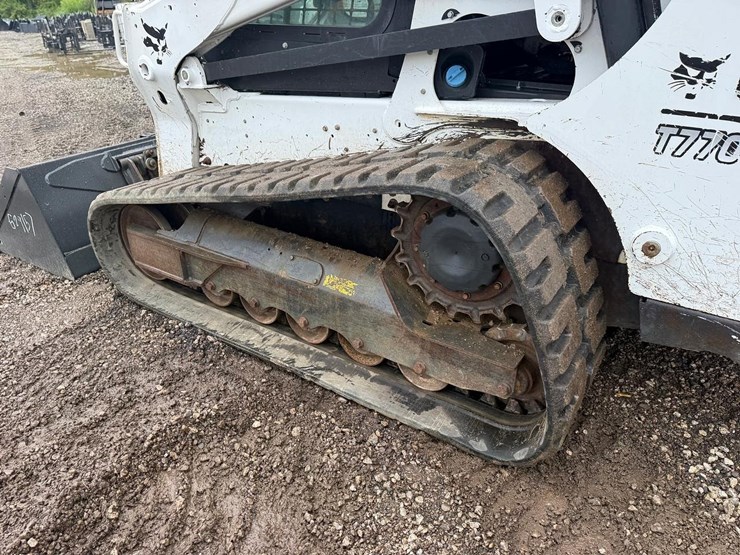 2023-bobcat-t770-image-16