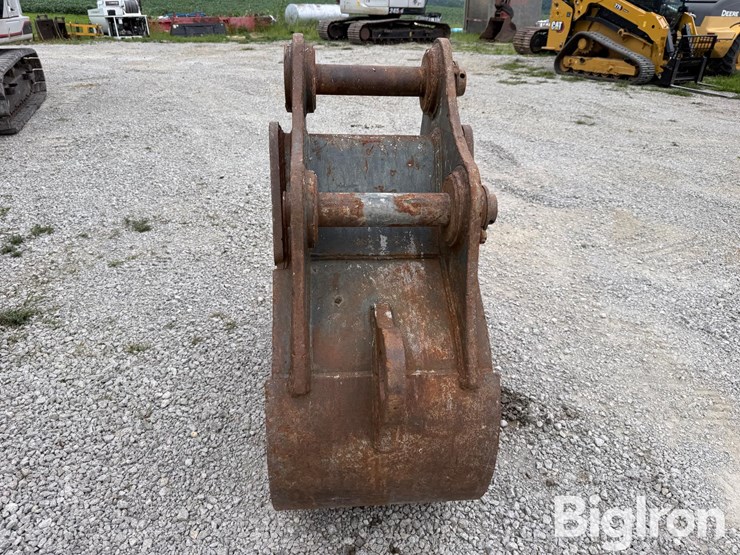 tag-24"-excavator-bucket-image-6