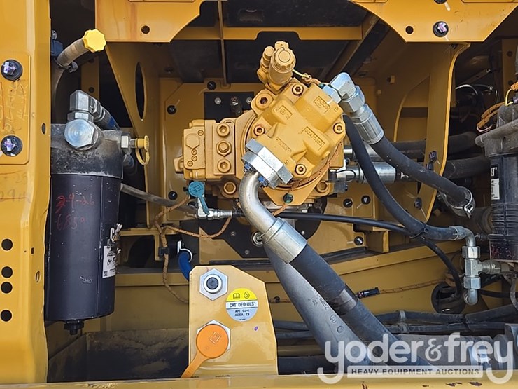 2019-caterpillar-336-image-40