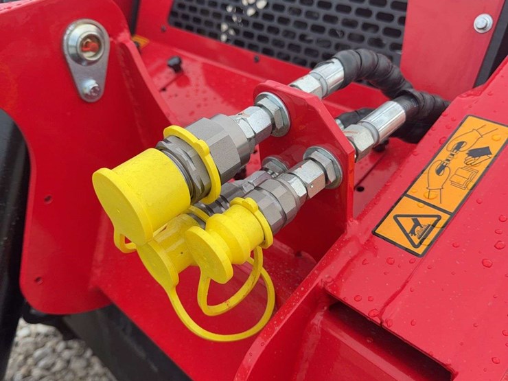 sl-1050-skid-steer-image-11