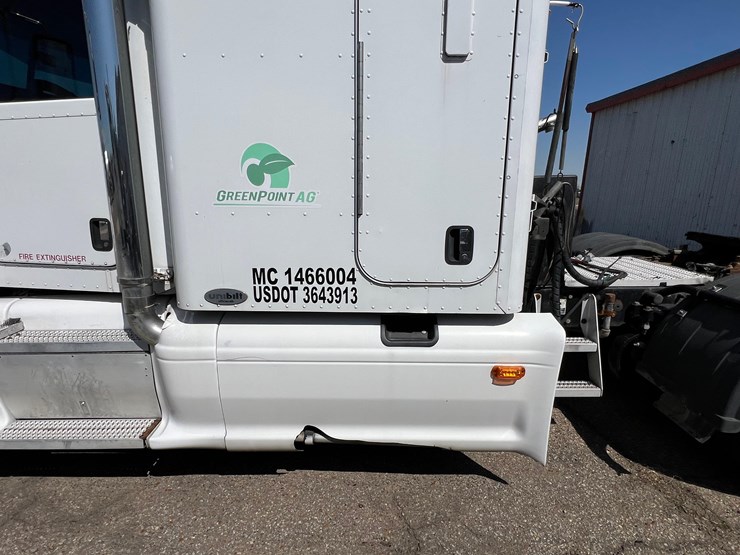 2011-peterbilt-386-image-16