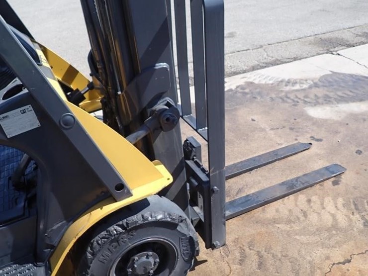nissan-kcph02a25pv-forklift-image-9